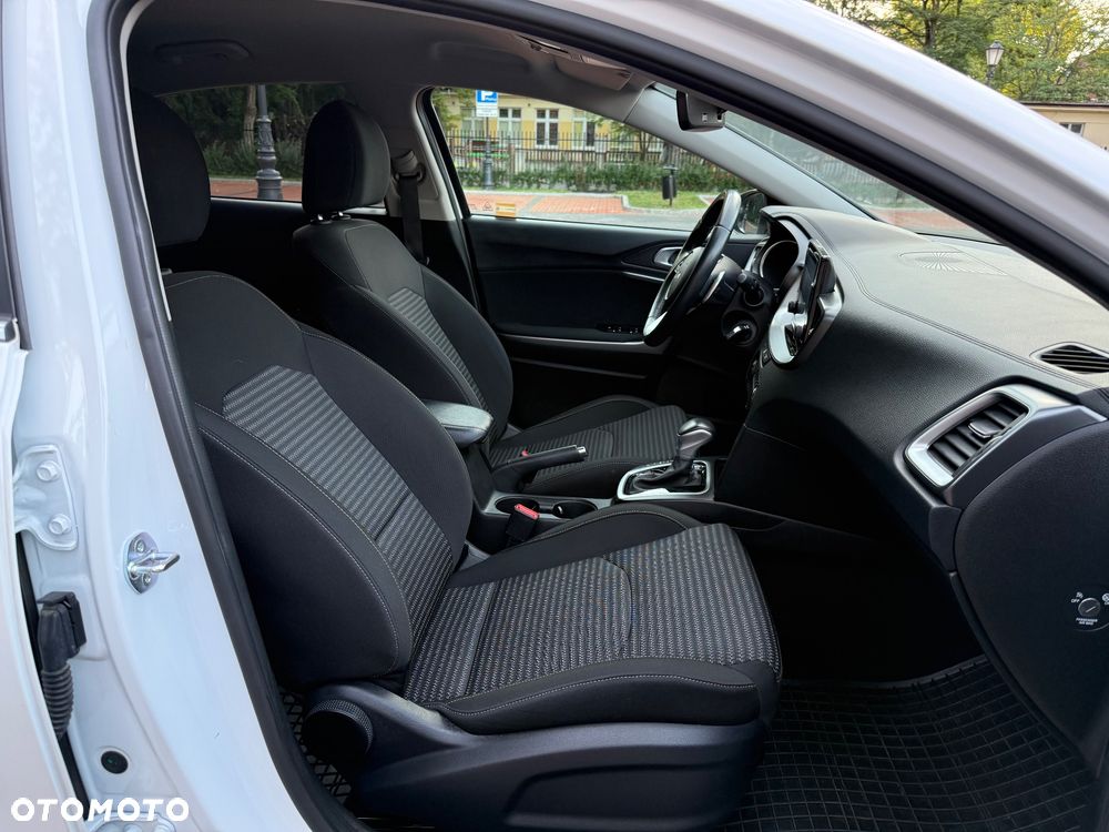Kia XCeed - 11