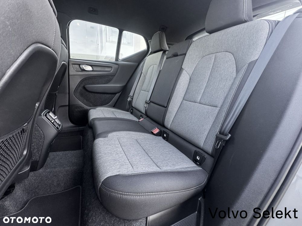 Volvo XC 40 - 32
