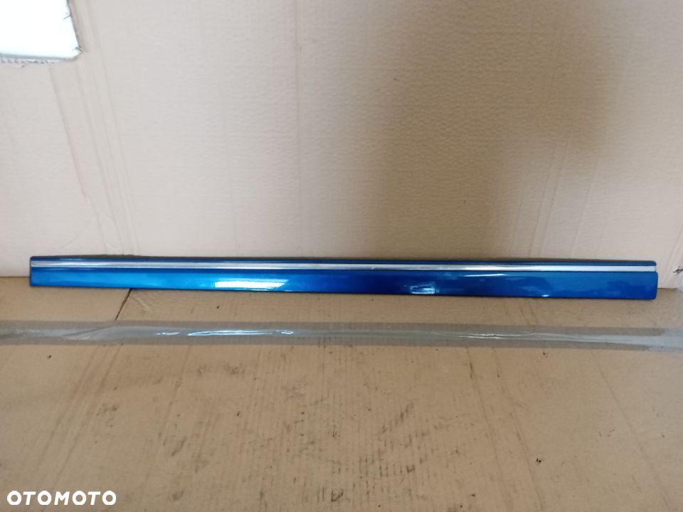 Listwa drzwi lewy przód Mercedes C-Klasa W203 A2036904962 - 1