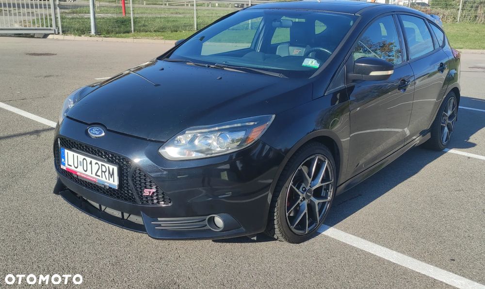 Ford Focus 2.0 EcoBoost ST mit Leder-Sport-Paket - 1