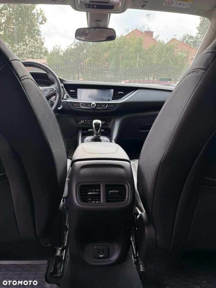 Opel Insignia - 15