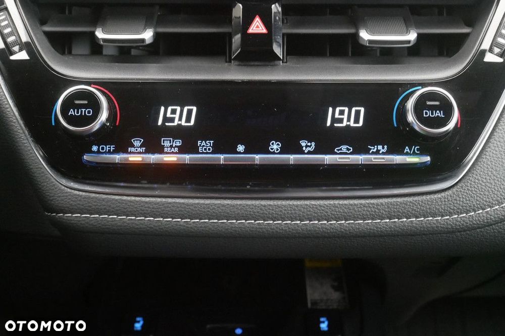 Toyota Corolla 1.8 Hybrid Comfort - 19