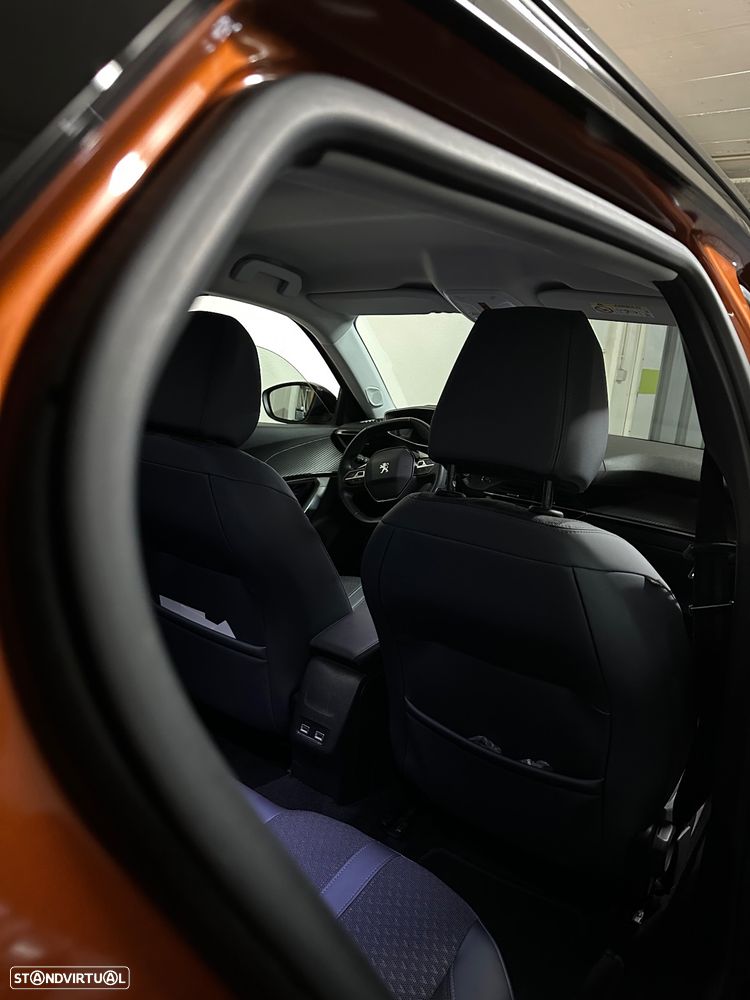 Peugeot e-2008 50 kWh Active - 17