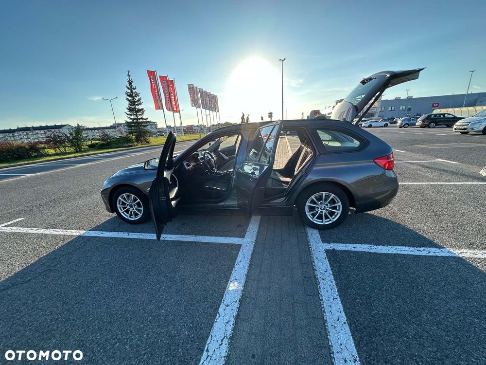 BMW Seria 3 318d xDrive - 10