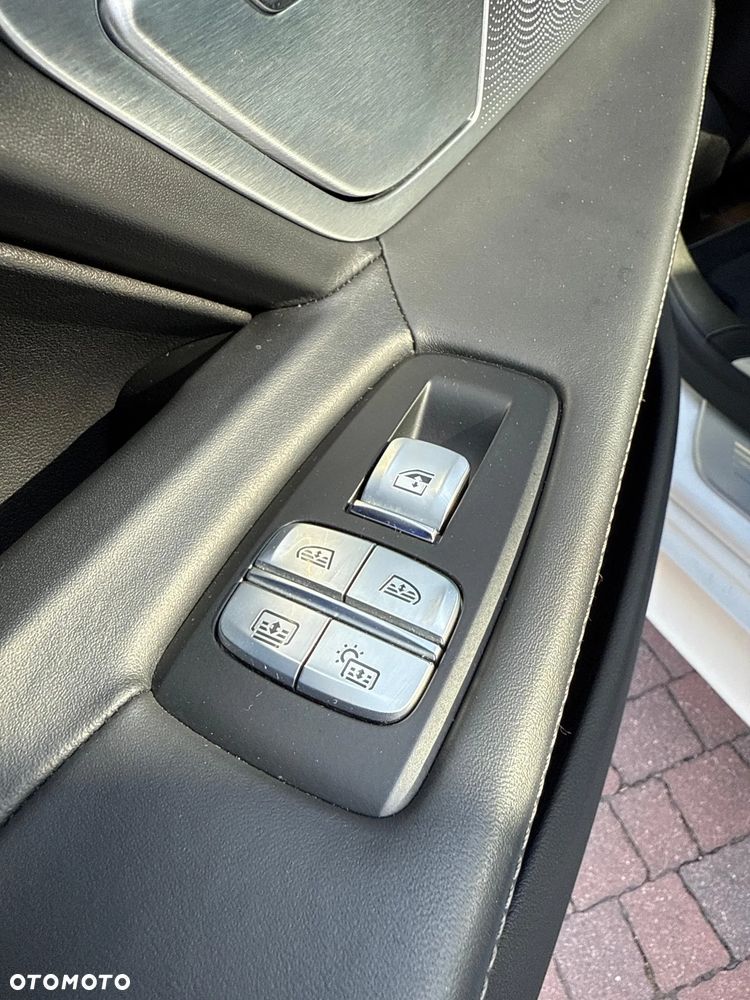 BMW Seria 7 750Li xDrive sport - 27