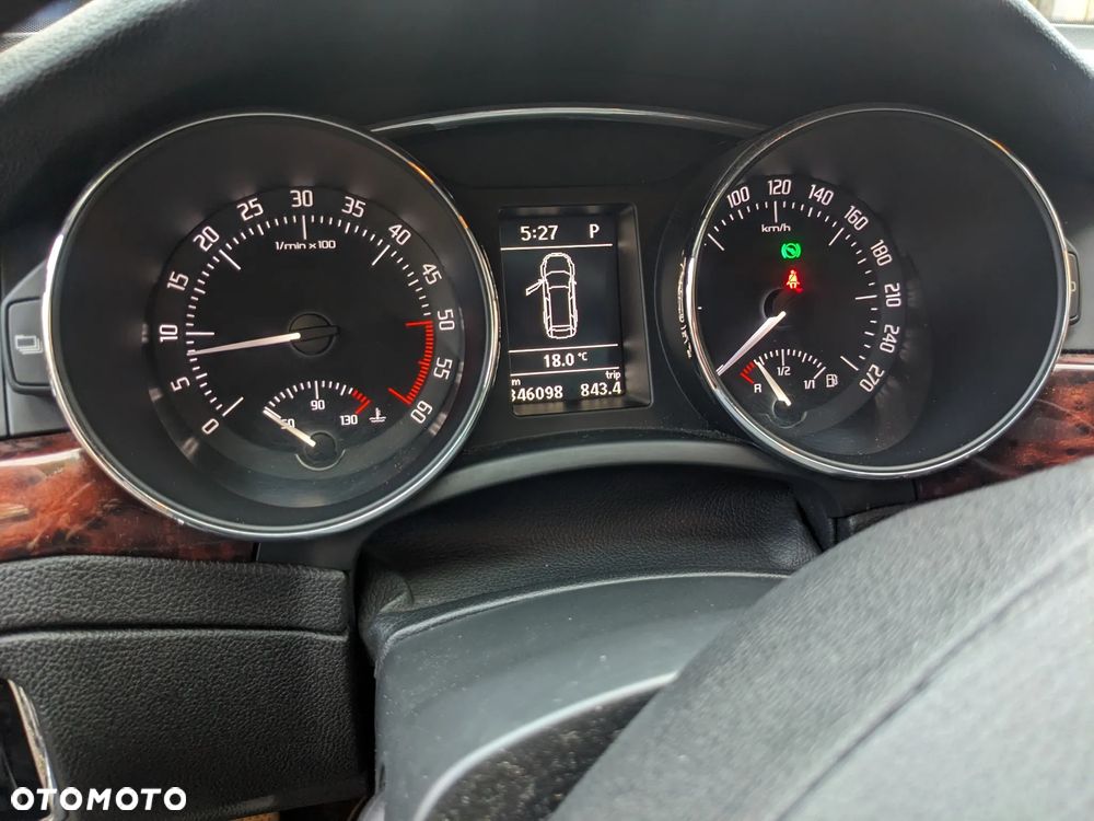 Skoda Superb 2.0 TDI Elegance DSG - 11