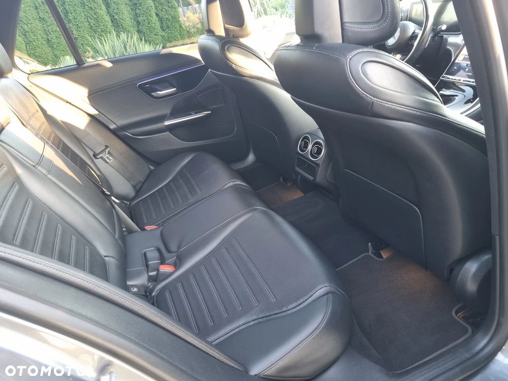 Mercedes-Benz Klasa C 300 e PHEV AMG - 23