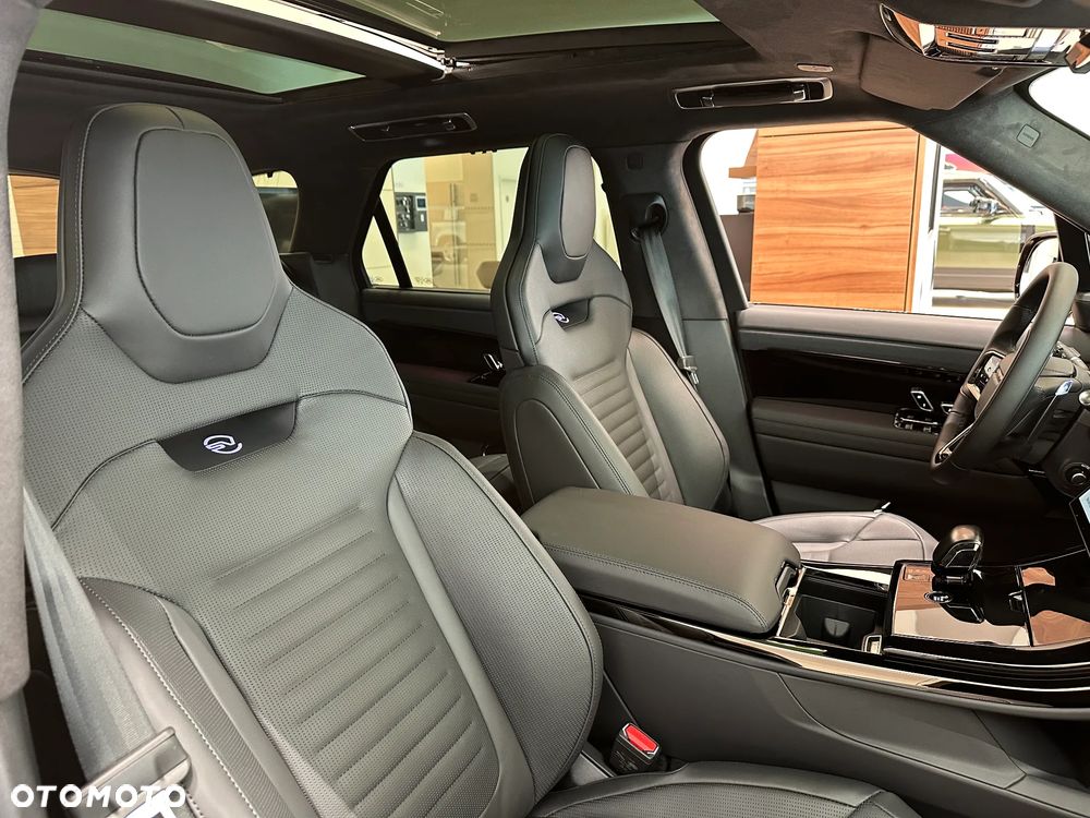 Land Rover Range Rover Sport - 24