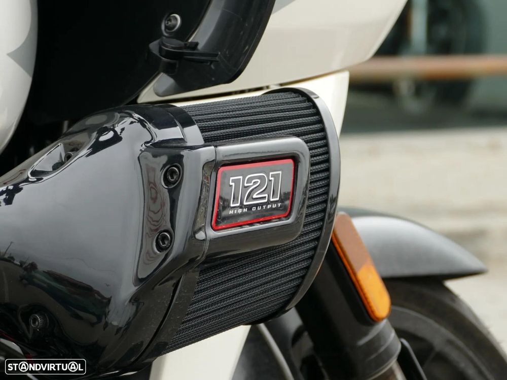 Harley-Davidson FL - 18