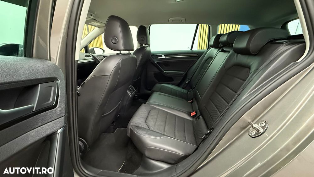 Volkswagen Golf - 15