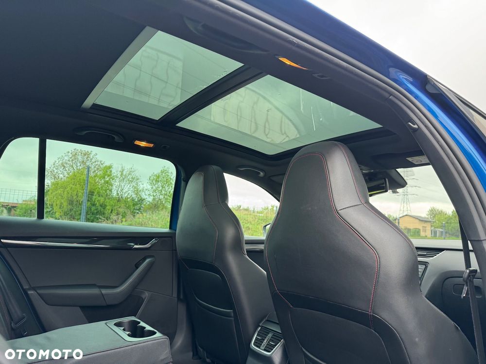Skoda Octavia 2.0 TDI DSG RS - 23