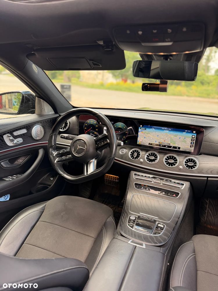 Mercedes-Benz Klasa E 220 d 9G-TRONIC - 24