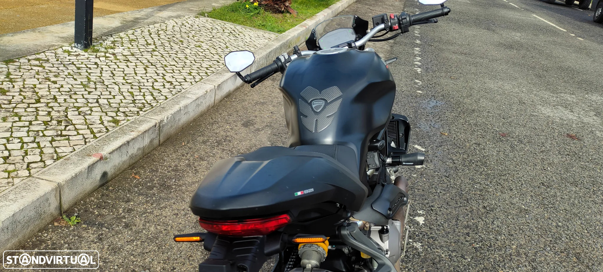 Ducati Monster 821 Dark - 20