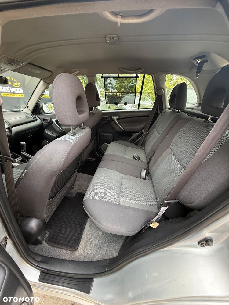 Toyota RAV4 2.0 D-4D 4x4 - 5