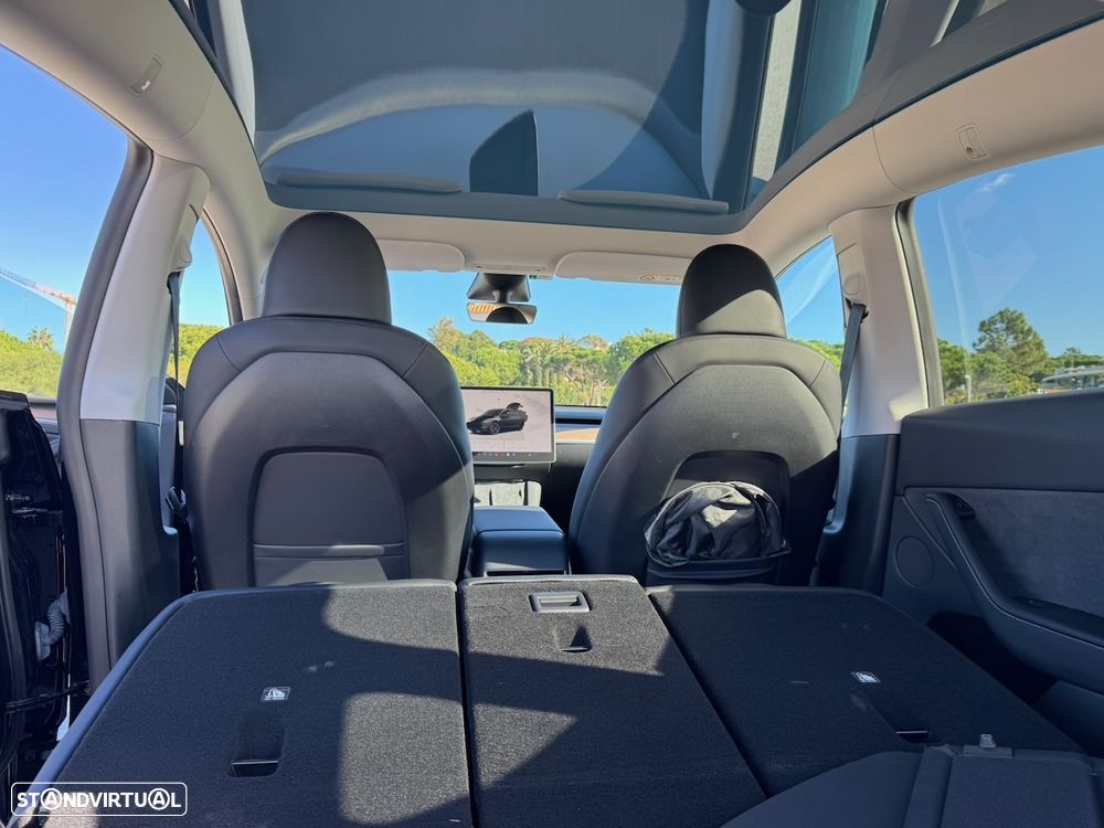 Tesla Model Y Long-Range RWD - 18