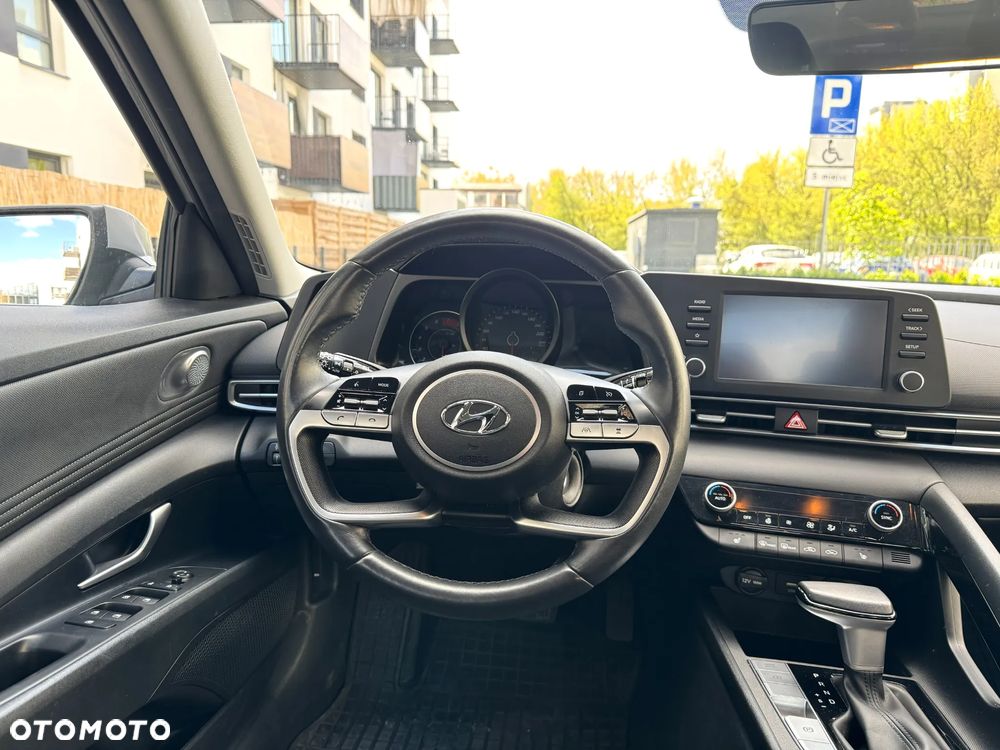 Hyundai Elantra 1.6 Smart CVT - 14