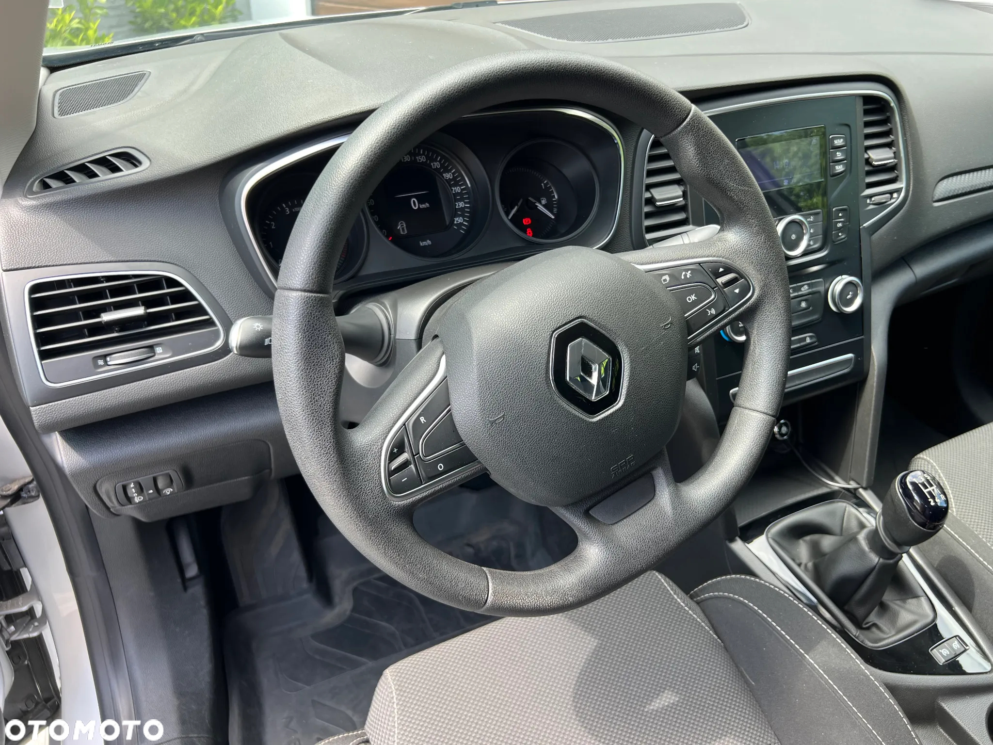 Renault Megane 1.6 SCe Life - 12