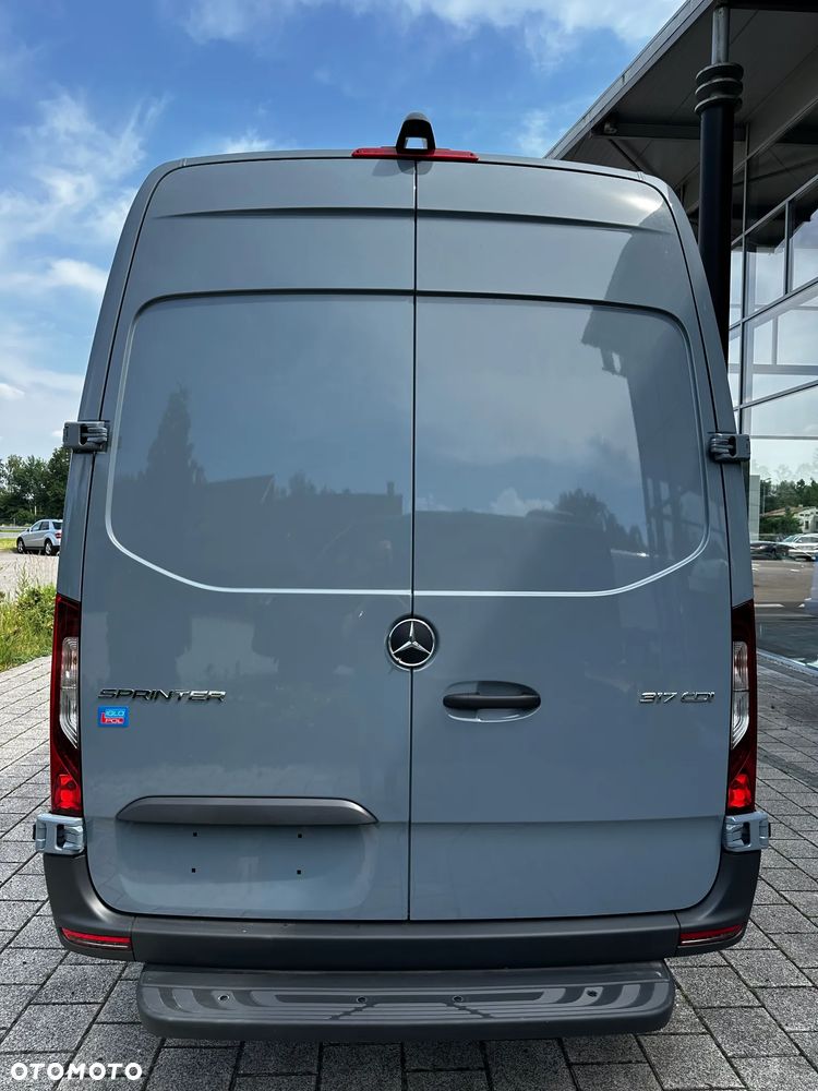Mercedes-Benz Sprinter 317 CDI Furgon PRO LONG - 4