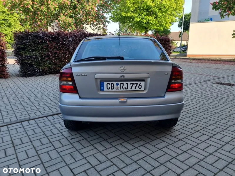 Opel Astra 1.6 Selection 110 Jahre - 9