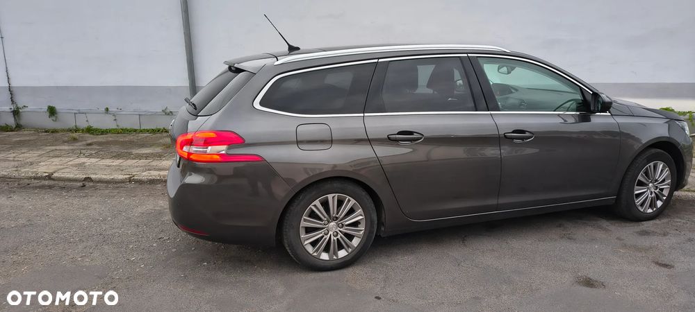 Peugeot 308 1.2 PureTech Allure S&S - 14