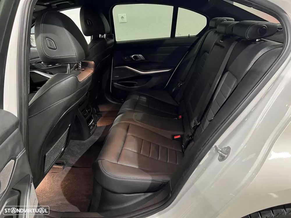 BMW 330 e Pack M Auto - 24