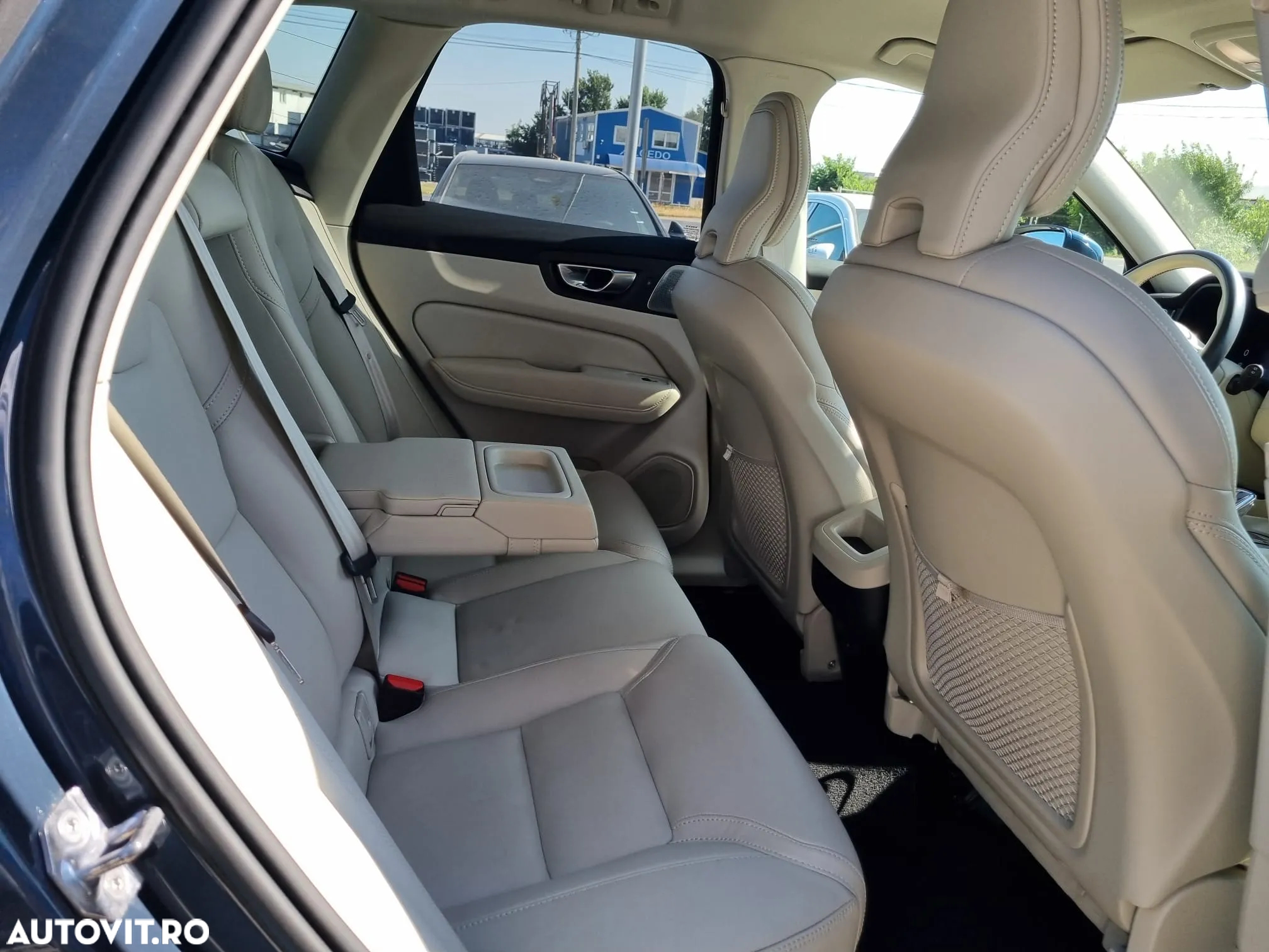 Volvo XC 60 B4 MHEV Inscription - 24