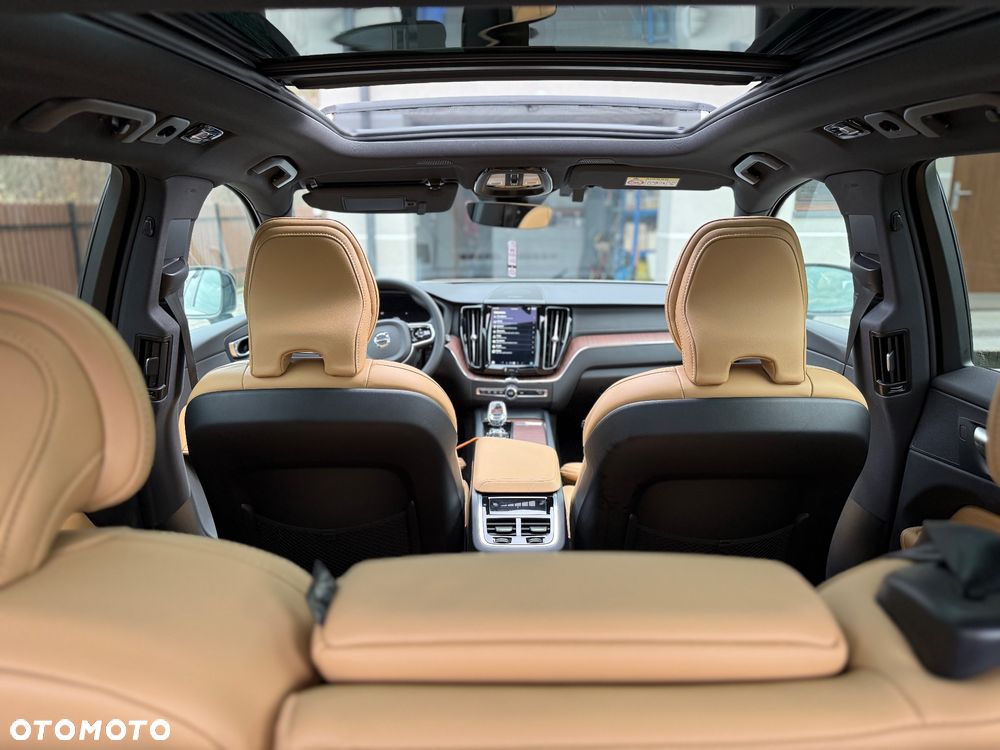 Volvo XC 60 B5 B AWD Ultimate Dark - 31