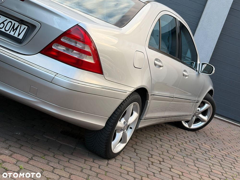 Mercedes-Benz Klasa C 180 Kompressor Avantgarde - 13
