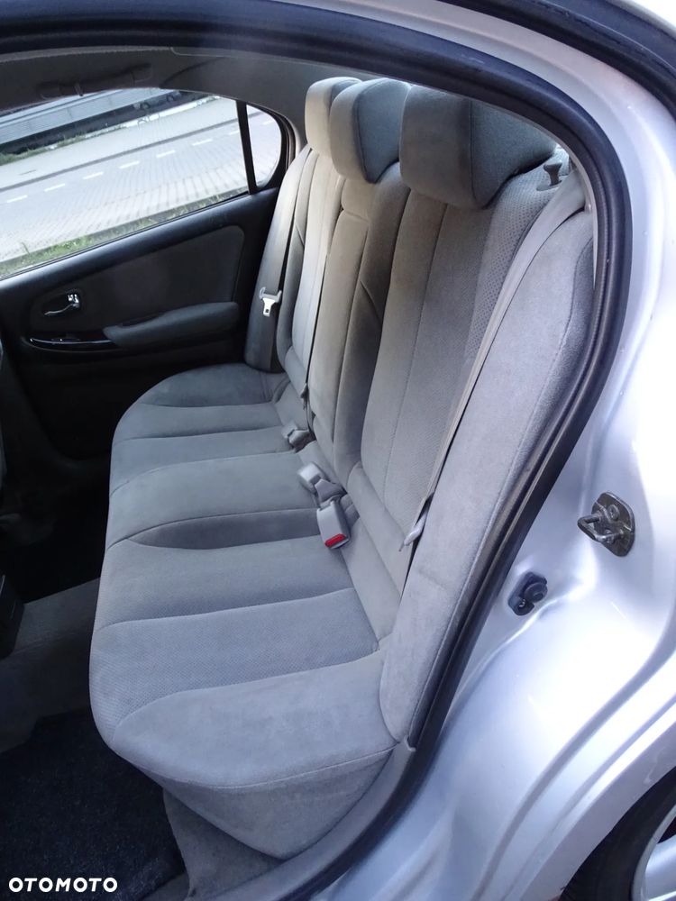 Nissan Maxima 2.0 Comfort - 27