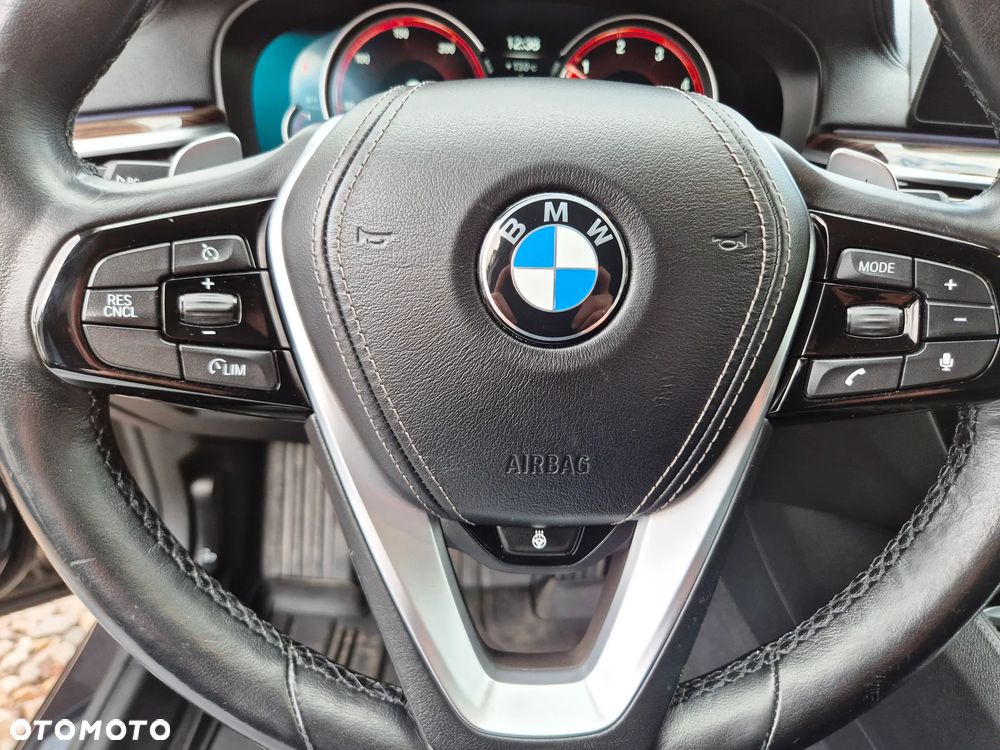 BMW Seria 5 520d xDrive Luxury Line - 11