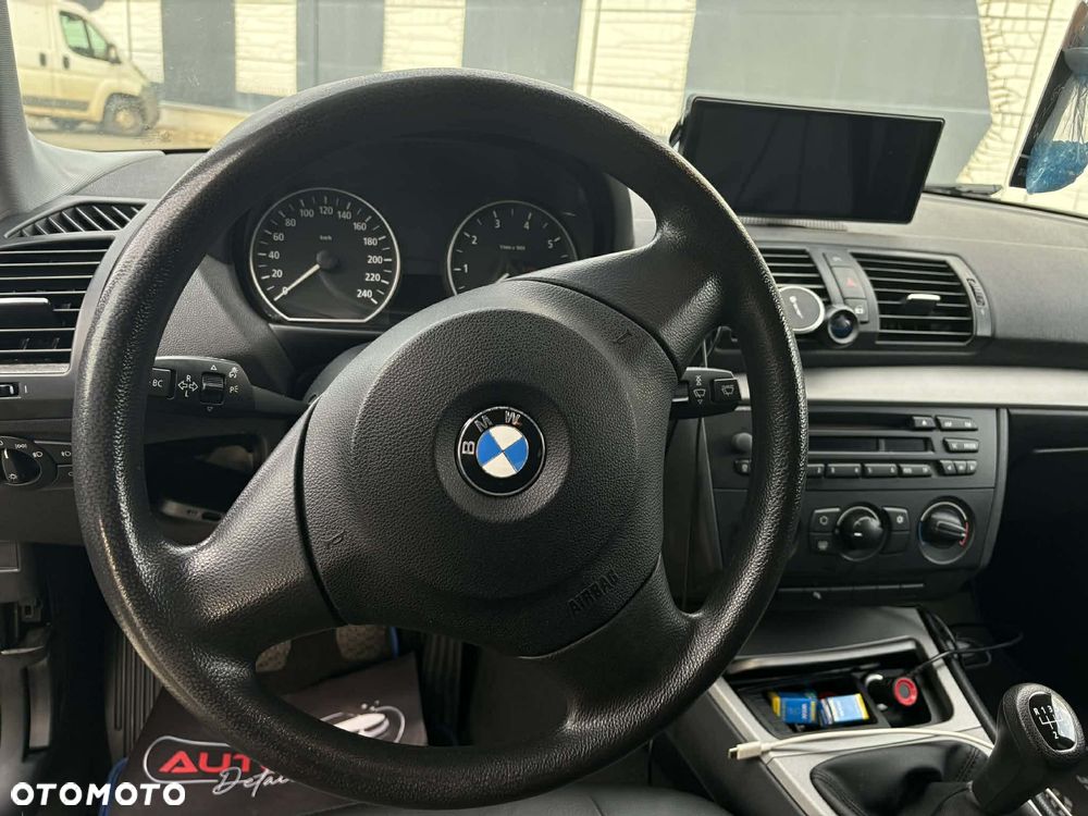 BMW Seria 1 - 22