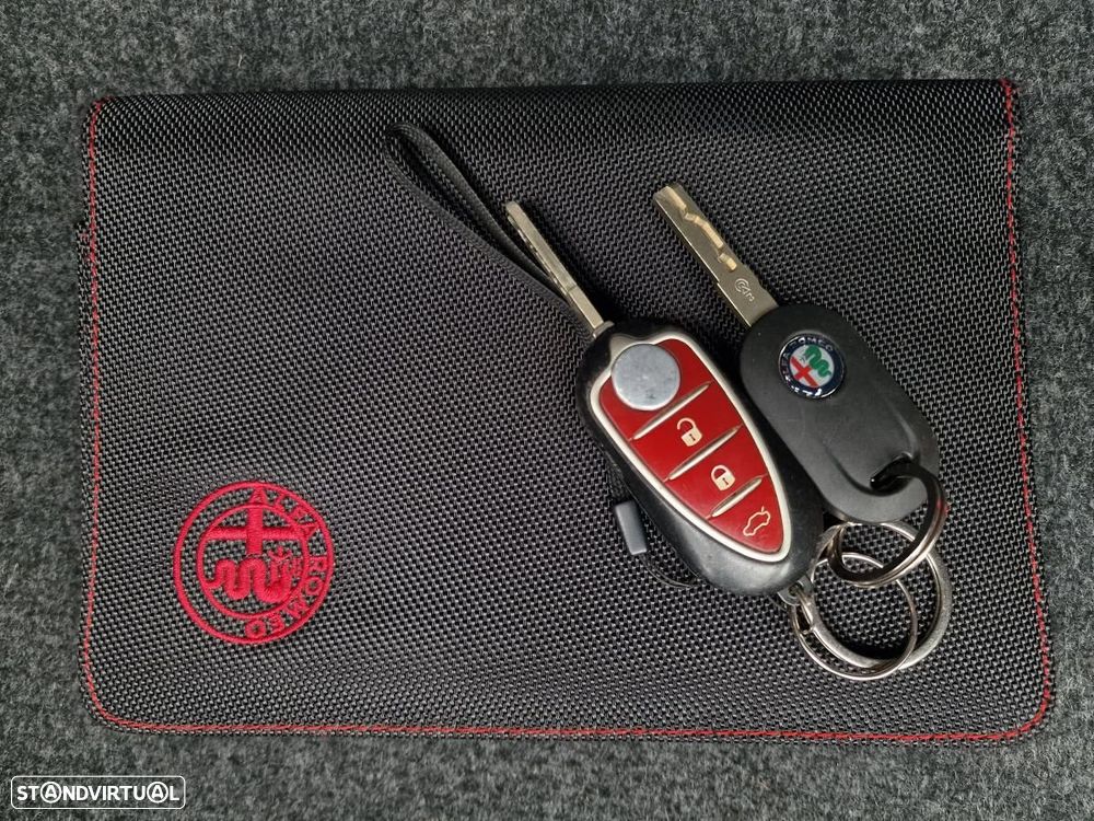 Alfa Romeo MiTo 0.9 T TwinAir Distinctive - 26