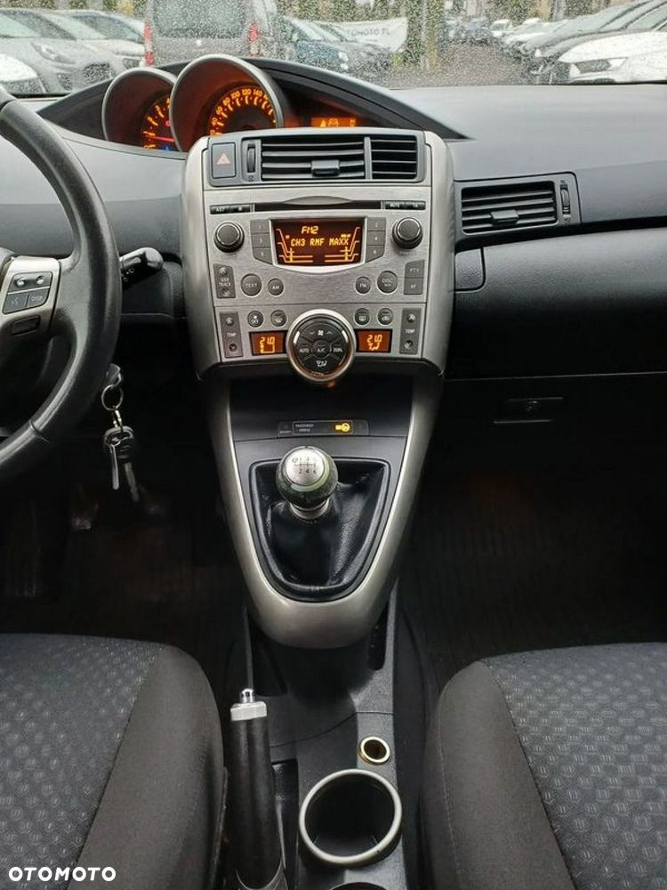 Toyota Verso 2.0 D-4D 2010 7os - 23