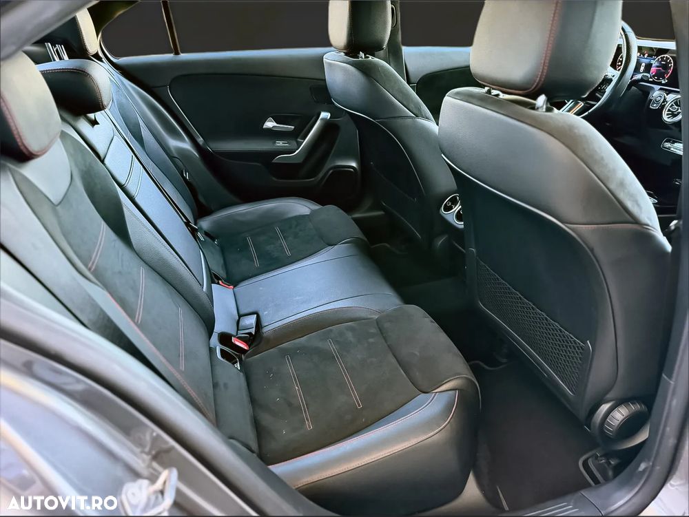 Mercedes-Benz A 200 Sedan 7G-DCT AMG Line - 14