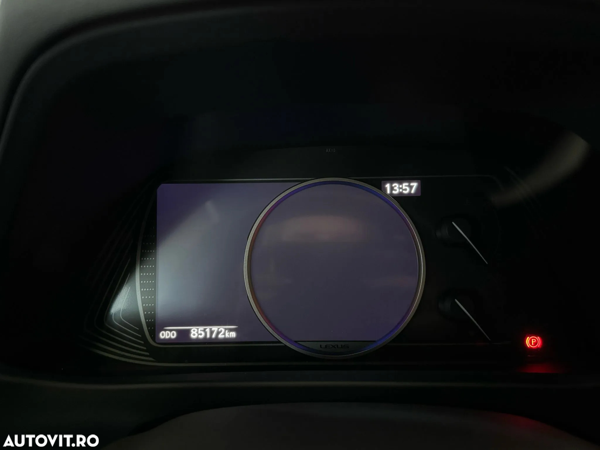Lexus UX 250h 2.0L HEV 20H- (178 HP) 4X4 CVT F Sport - 24
