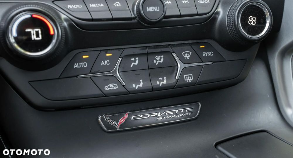 Chevrolet Corvette - 17