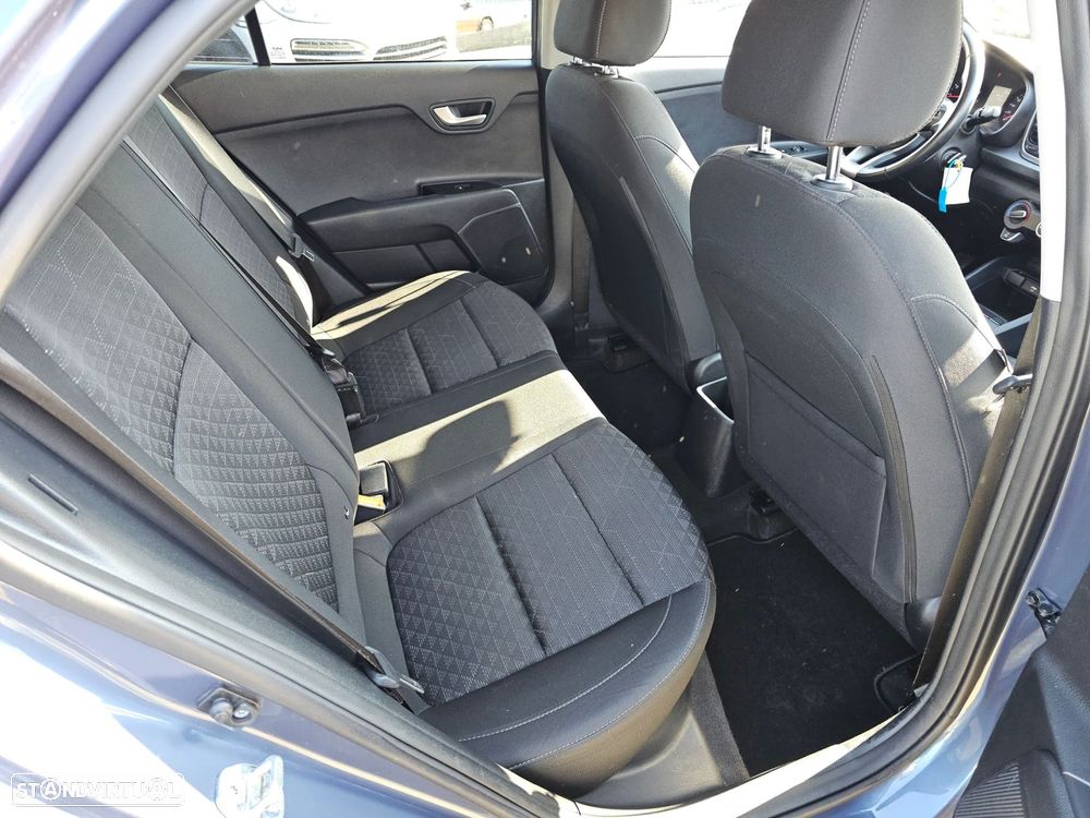 Kia Rio 1.2 CVVT Urban - 17