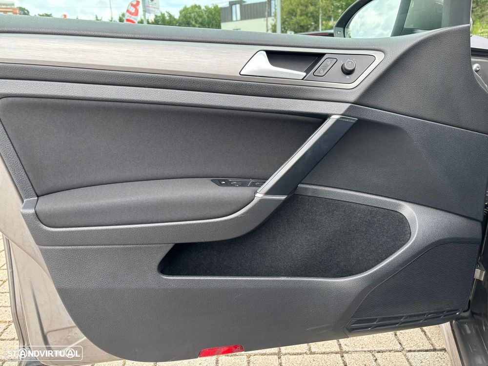 VW Golf 1.6 TDi R-Line - 25