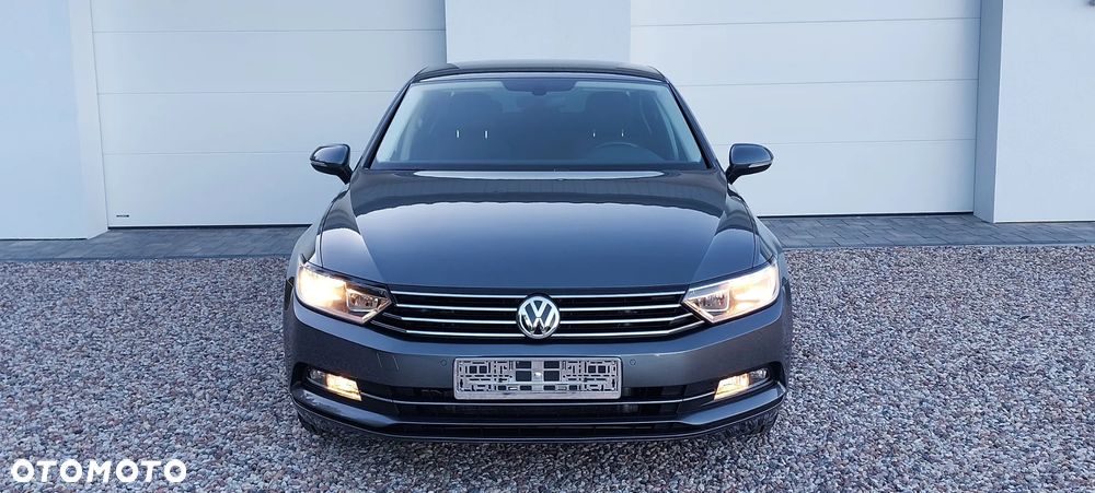 Volkswagen Passat 1.6 TDI BMT Comfortline - 16