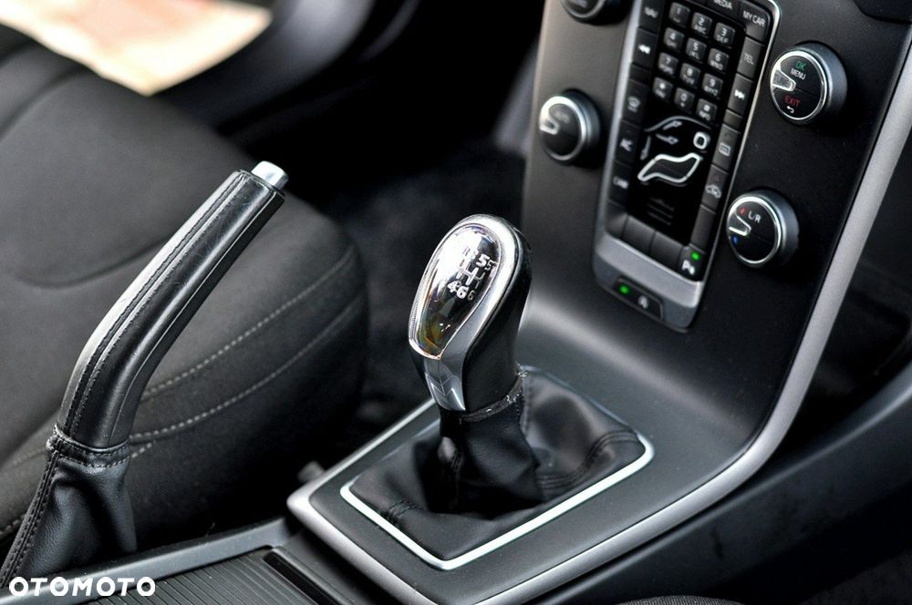 Volvo V40 D2 Momentum - 20