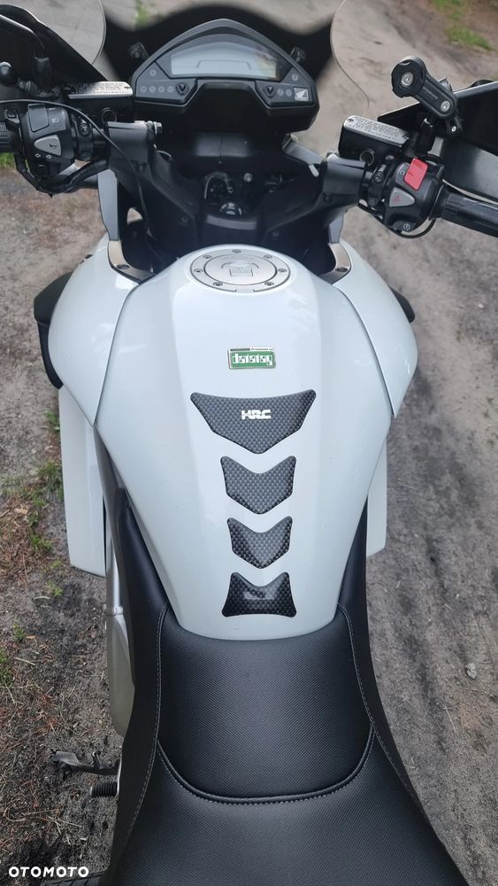 Honda VFR - 7
