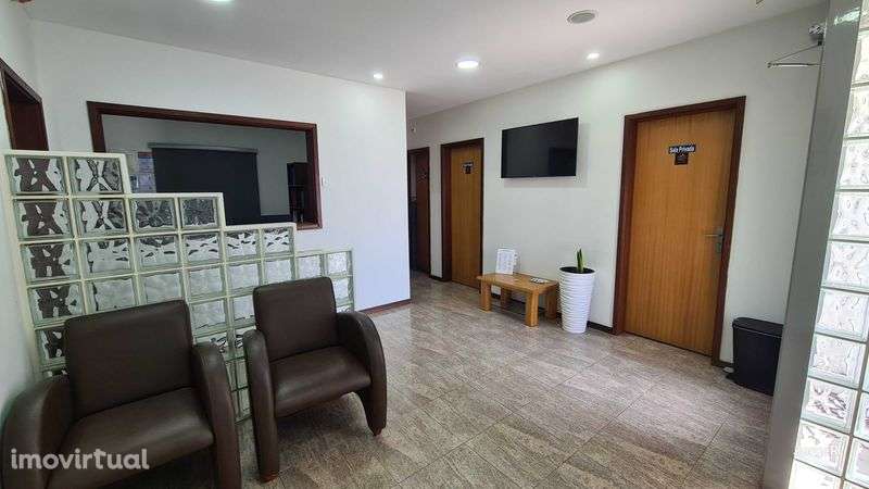 Passa-se Clínica de Medicina Dentária - Grande imagem: 2/5