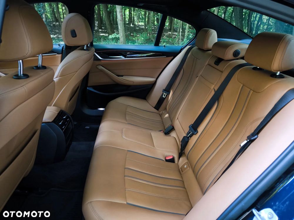 BMW Seria 5 530i Sport Line - 12