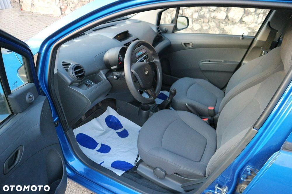 Chevrolet Spark 1.0 Base - 17