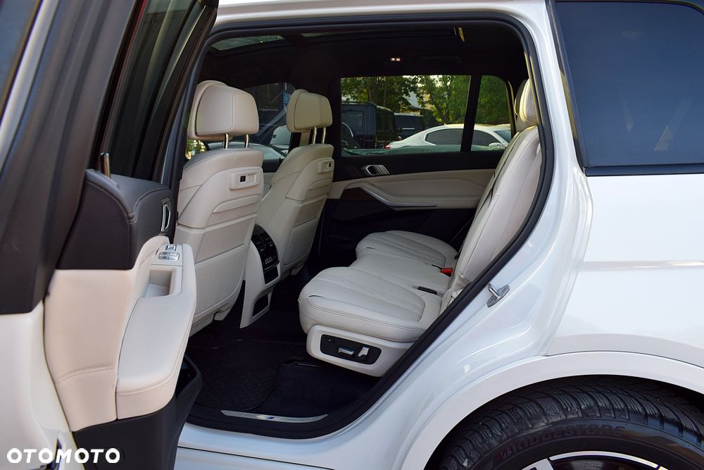 BMW X7 M50i - 7