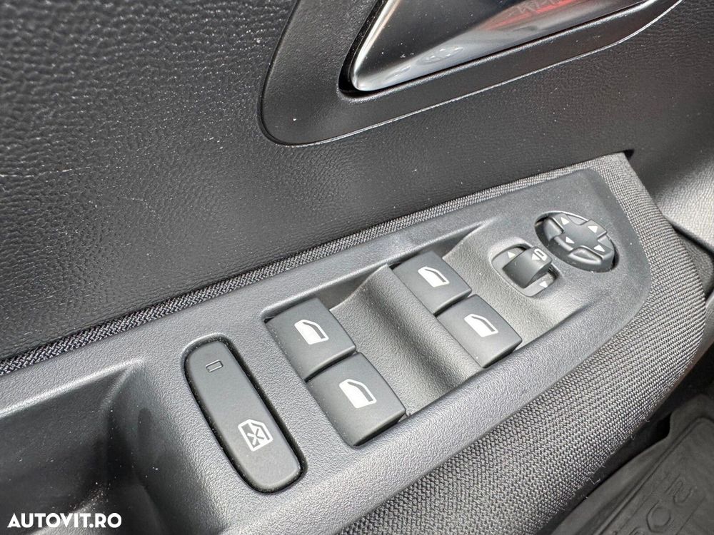 Peugeot 208 1.2 L PureTech STT Active - 16