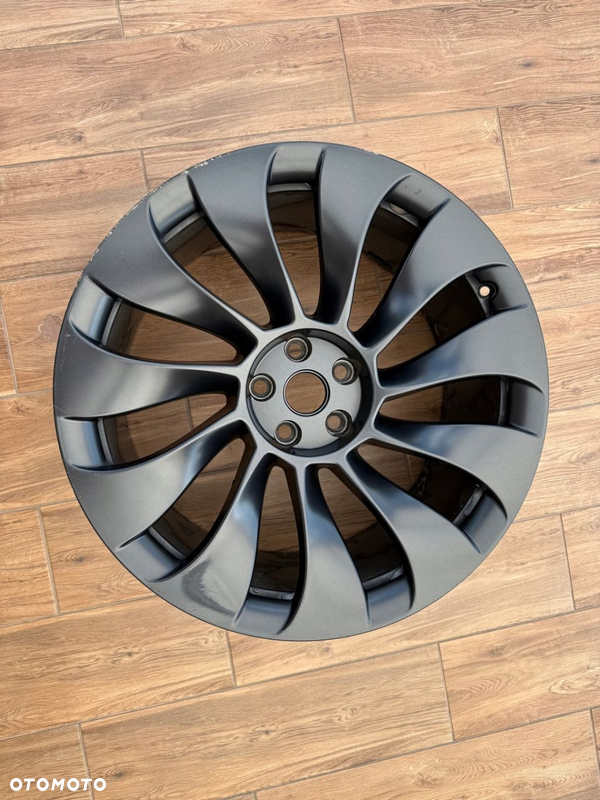 Tesla model Y- felga 10.5 x 21 et 48 tyl oryginal ladna