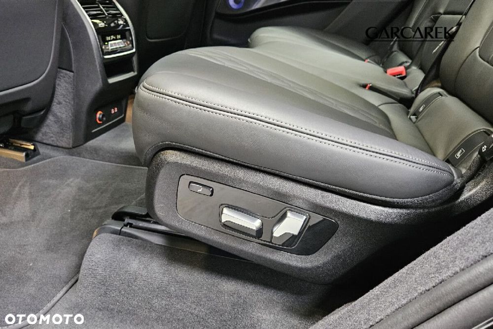 BMW X7 - 28