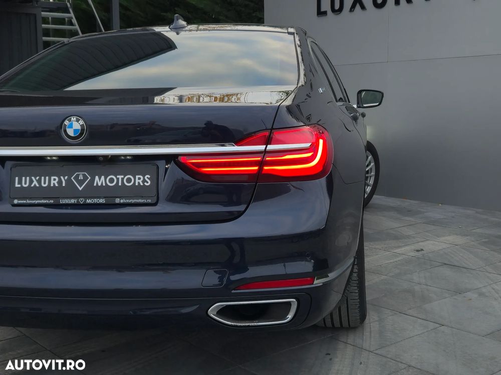 BMW Seria 7 740Le iPerformance - 39