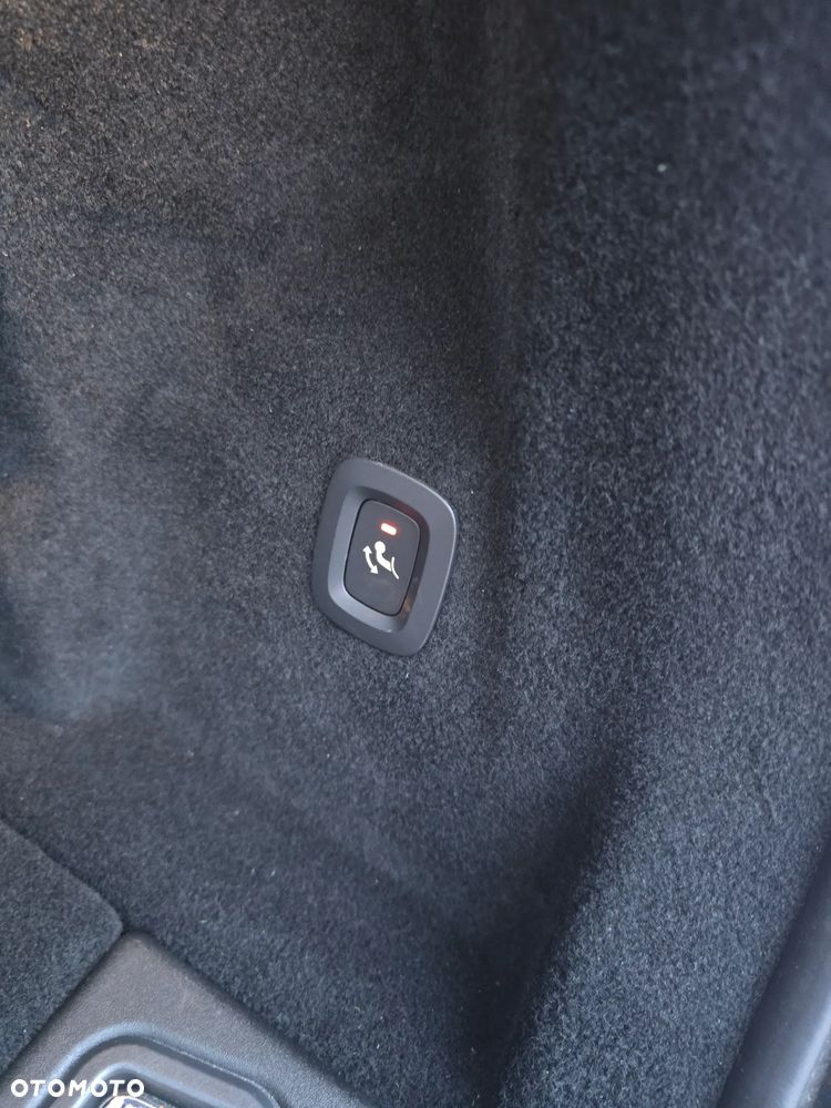 Volvo XC 60 B4 D AWD Plus Bright - 28